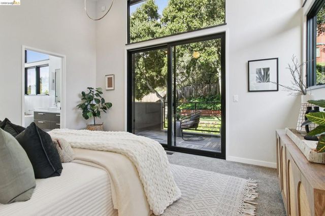 6356 6356 Broadway Ter, Oakland, CA 94618