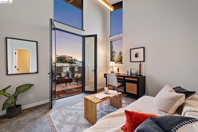 6356 6356 Broadway Ter, Oakland, CA 94618