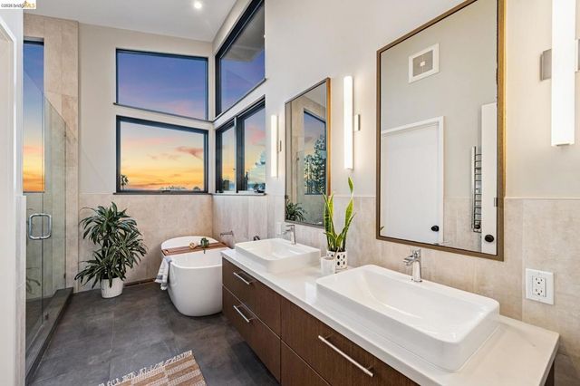 6356 6356 Broadway Ter, Oakland, CA 94618