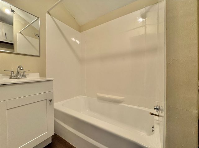 1810 Tony St, Shenango Twp, PA 16101