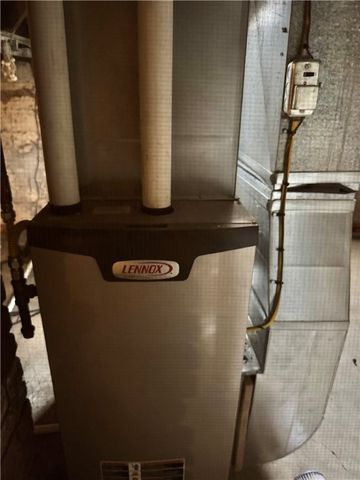 1810 Tony St, Shenango Twp, PA 16101