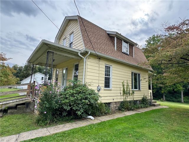 1810 Tony St, Shenango Twp, PA 16101