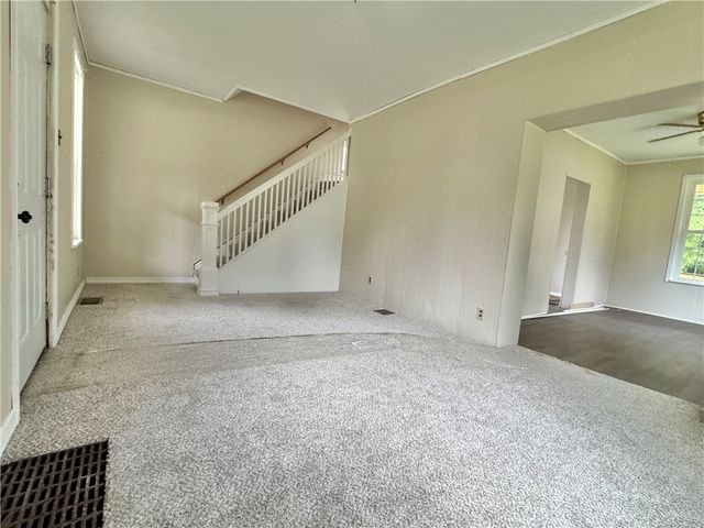 1810 Tony St, Shenango Twp, PA 16101