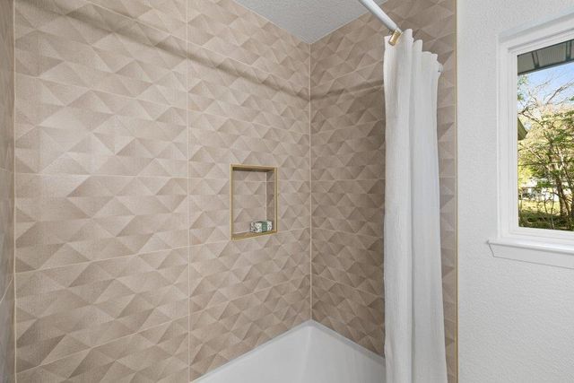 11605 Eubank DR, Austin, TX 78758