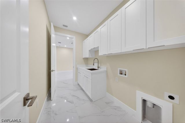 3565 43rd AVE NE, Naples, FL 34120
