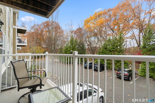 26 Schoolhouse Drive 204, West Hartford, CT 06110