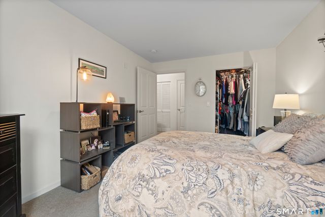 26 Schoolhouse Drive 204, West Hartford, CT 06110