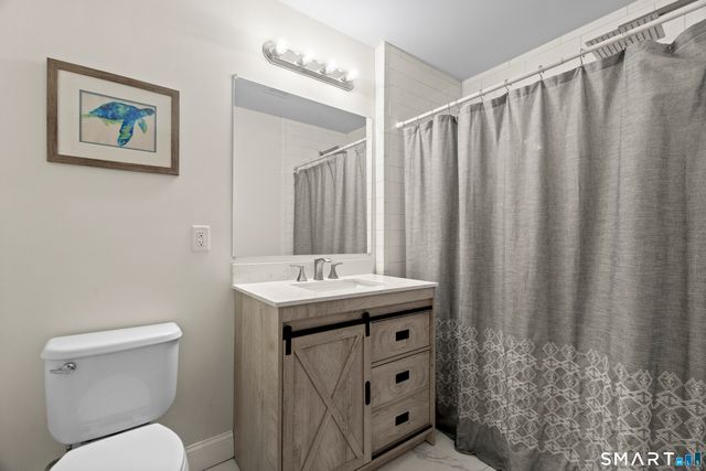 26 Schoolhouse Drive 204, West Hartford, CT 06110