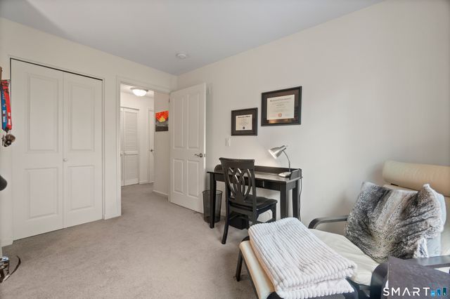 26 Schoolhouse Drive 204, West Hartford, CT 06110