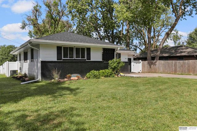 3625 N 70th Street, Lincoln, NE 68507