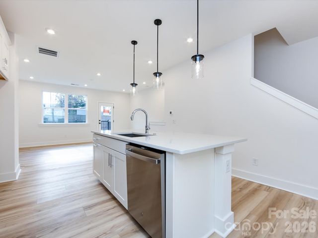 7022 Impulse Court, Charlotte, NC 28205