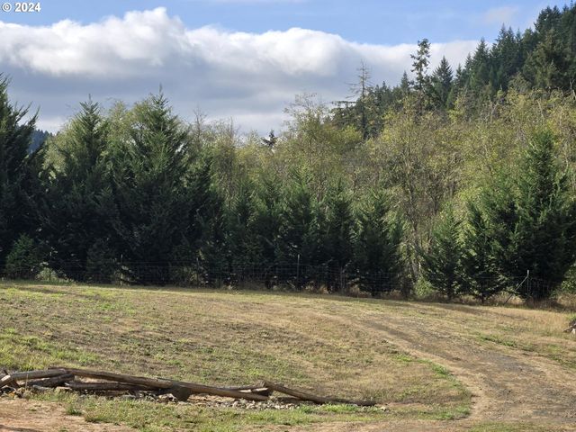 2262 LOUIS CREEK Rd, Myrtle Creek, OR 97457
