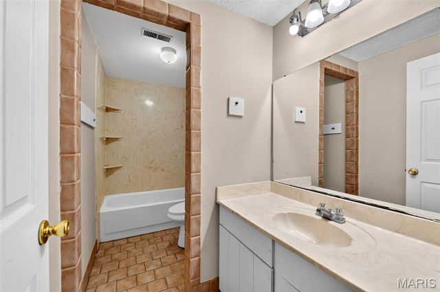 11 Cadillac Court, Lake St Louis, MO 63367