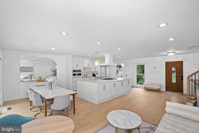 9411 CELLO CT, Vienna, VA 22182