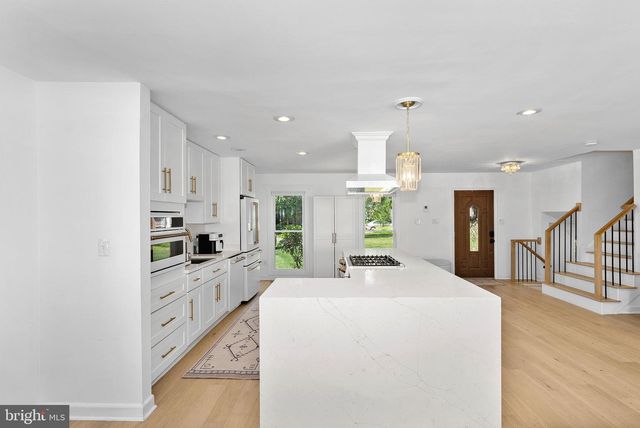 9411 CELLO CT, Vienna, VA 22182
