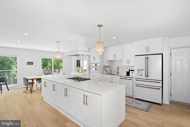 9411 CELLO CT, Vienna, VA 22182
