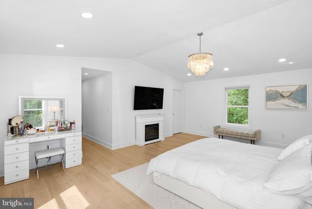 9411 CELLO CT, Vienna, VA 22182