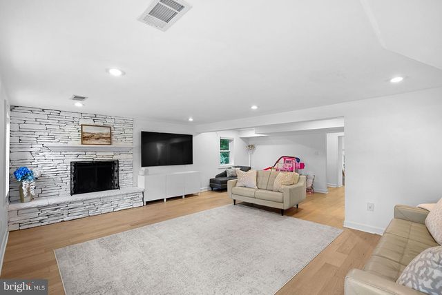 9411 CELLO CT, Vienna, VA 22182