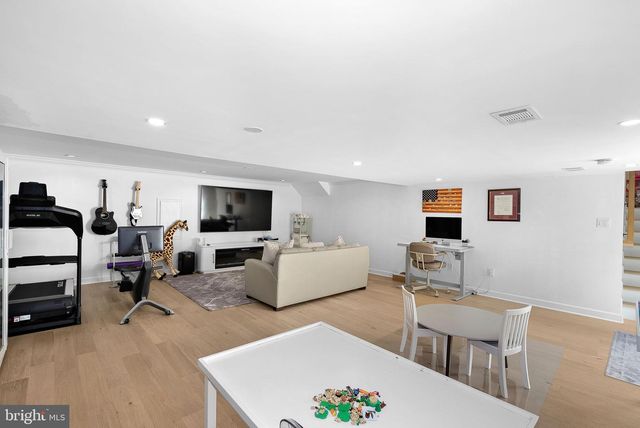 9411 CELLO CT, Vienna, VA 22182