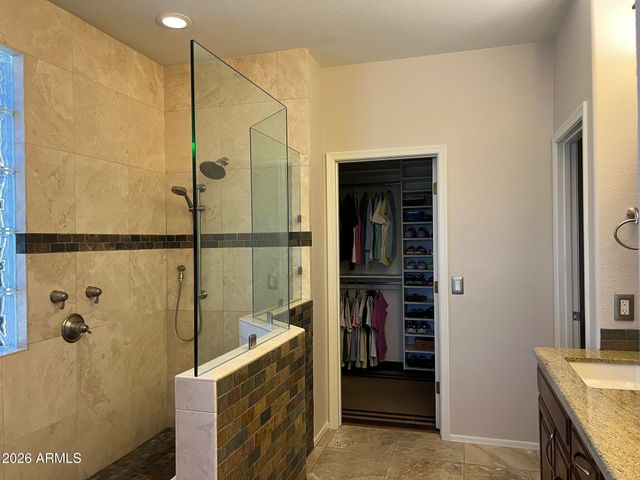1735 W GLENHAVEN Drive, Phoenix, AZ 85045