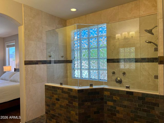 1735 W GLENHAVEN Drive, Phoenix, AZ 85045
