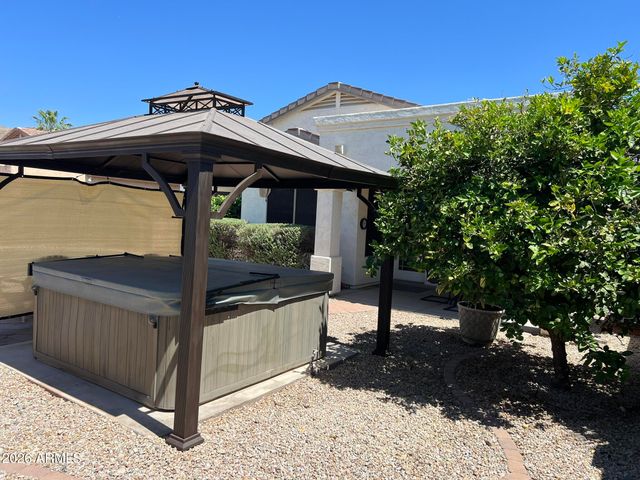 1735 W GLENHAVEN Drive, Phoenix, AZ 85045