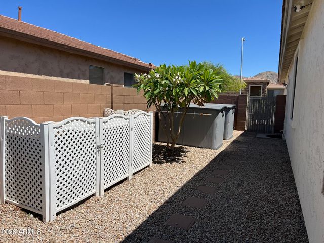 1735 W GLENHAVEN Drive, Phoenix, AZ 85045