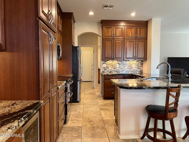 1735 W GLENHAVEN Drive, Phoenix, AZ 85045