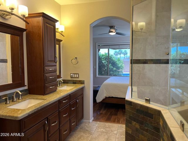 1735 W GLENHAVEN Drive, Phoenix, AZ 85045