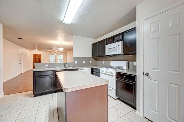 7910 Raven Creek Lane, Cypress, TX 77433