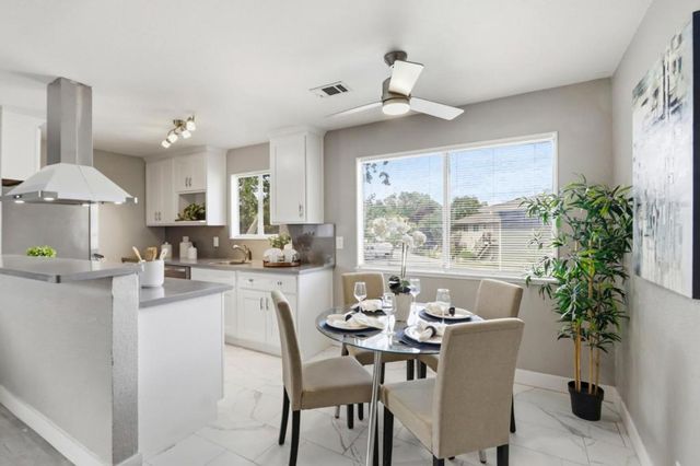 5467 Spinnaker Walkway 4, San Jose, CA 95123