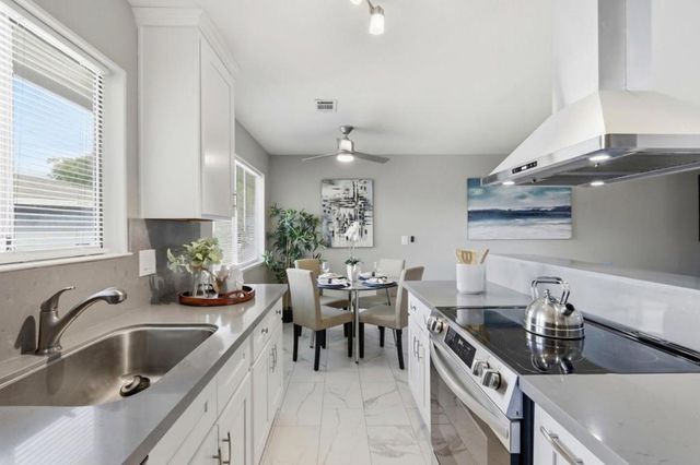 5467 Spinnaker Walkway 4, San Jose, CA 95123