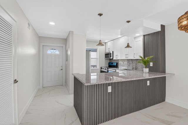 9886 Marina Boulevard 622, Boca Raton, FL 33428