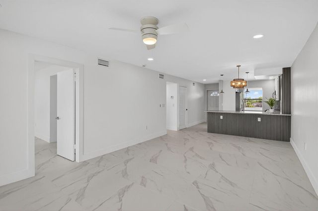 9886 Marina Boulevard 622, Boca Raton, FL 33428