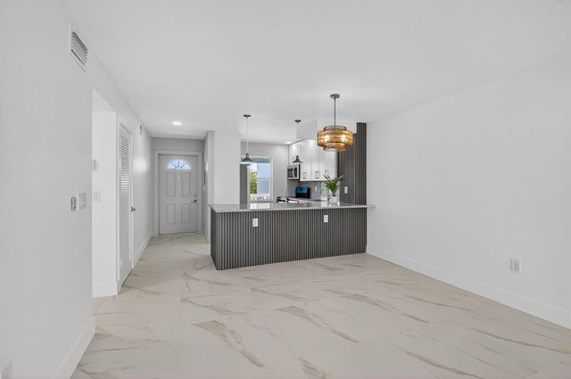 9886 Marina Boulevard 622, Boca Raton, FL 33428