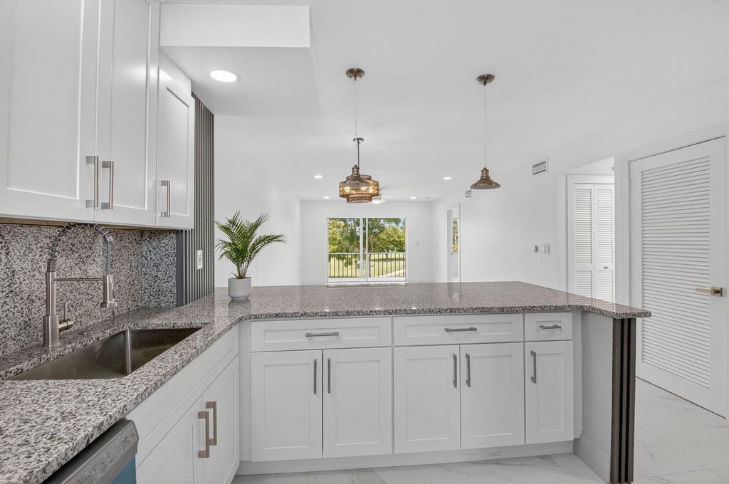 9886 Marina Boulevard 622, Boca Raton, FL 33428