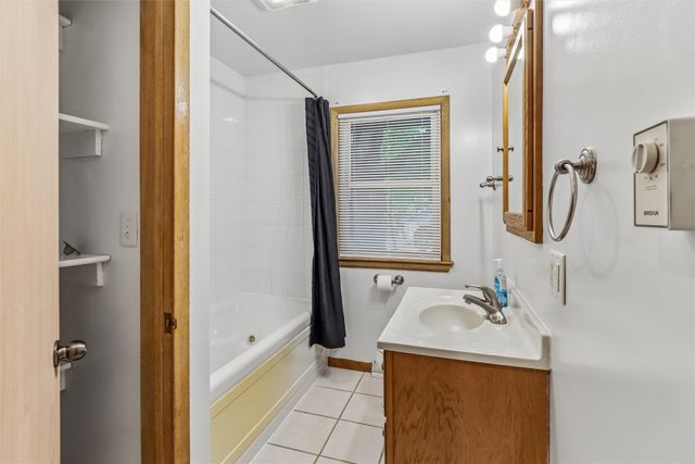 2442 SW 8th Street, Des Moines, IA 50315