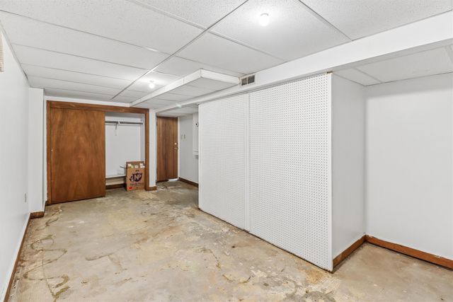 2442 SW 8th Street, Des Moines, IA 50315