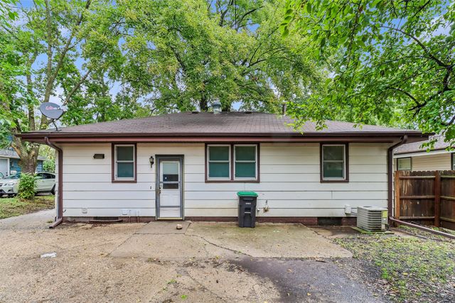 2442 SW 8th Street, Des Moines, IA 50315