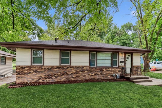 2442 SW 8th Street, Des Moines, IA 50315