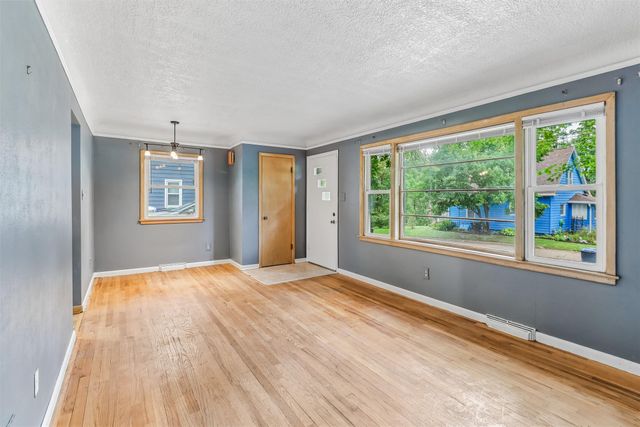 2442 SW 8th Street, Des Moines, IA 50315