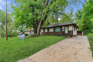 2442 SW 8th Street, Des Moines, IA 50315