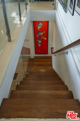 8171 Mannix Drive, Los Angeles, CA 90046