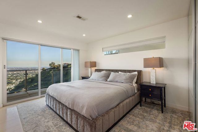 8171 Mannix Drive, Los Angeles, CA 90046