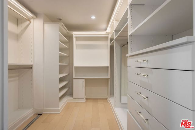 8171 Mannix Drive, Los Angeles, CA 90046