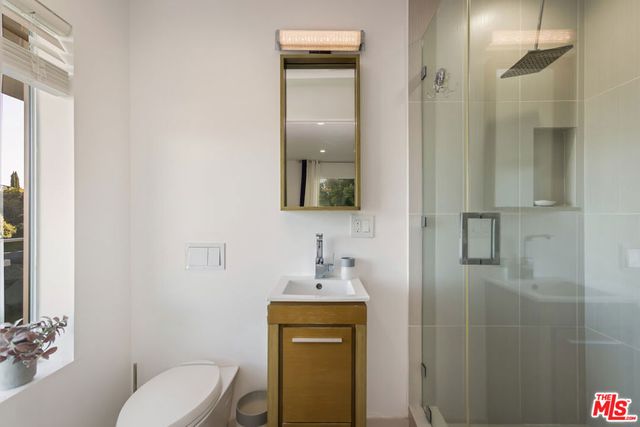 8171 Mannix Drive, Los Angeles, CA 90046