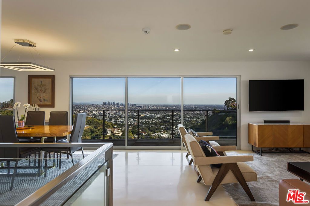 8171 Mannix Drive, Los Angeles, CA 90046