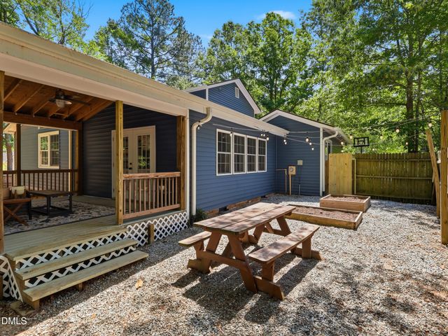 5 Drakesway Court, Durham, NC 27713