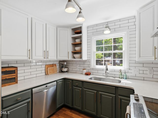5 Drakesway Court, Durham, NC 27713