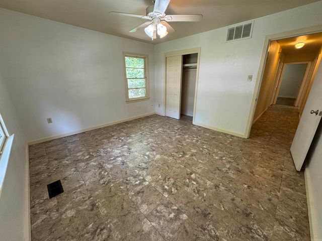 1648 Davis St, Conway, AR 72032